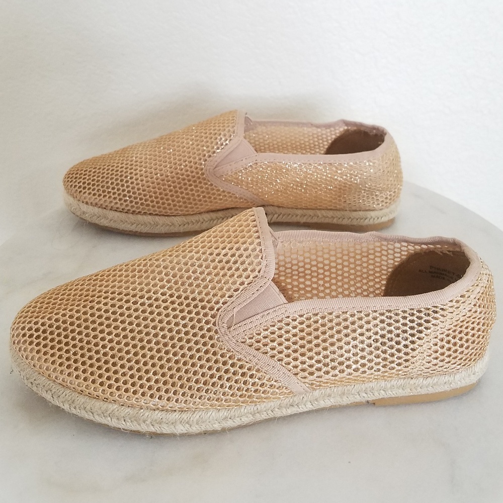 Rouge mesh gold shoes. - Picture 8 of 8
